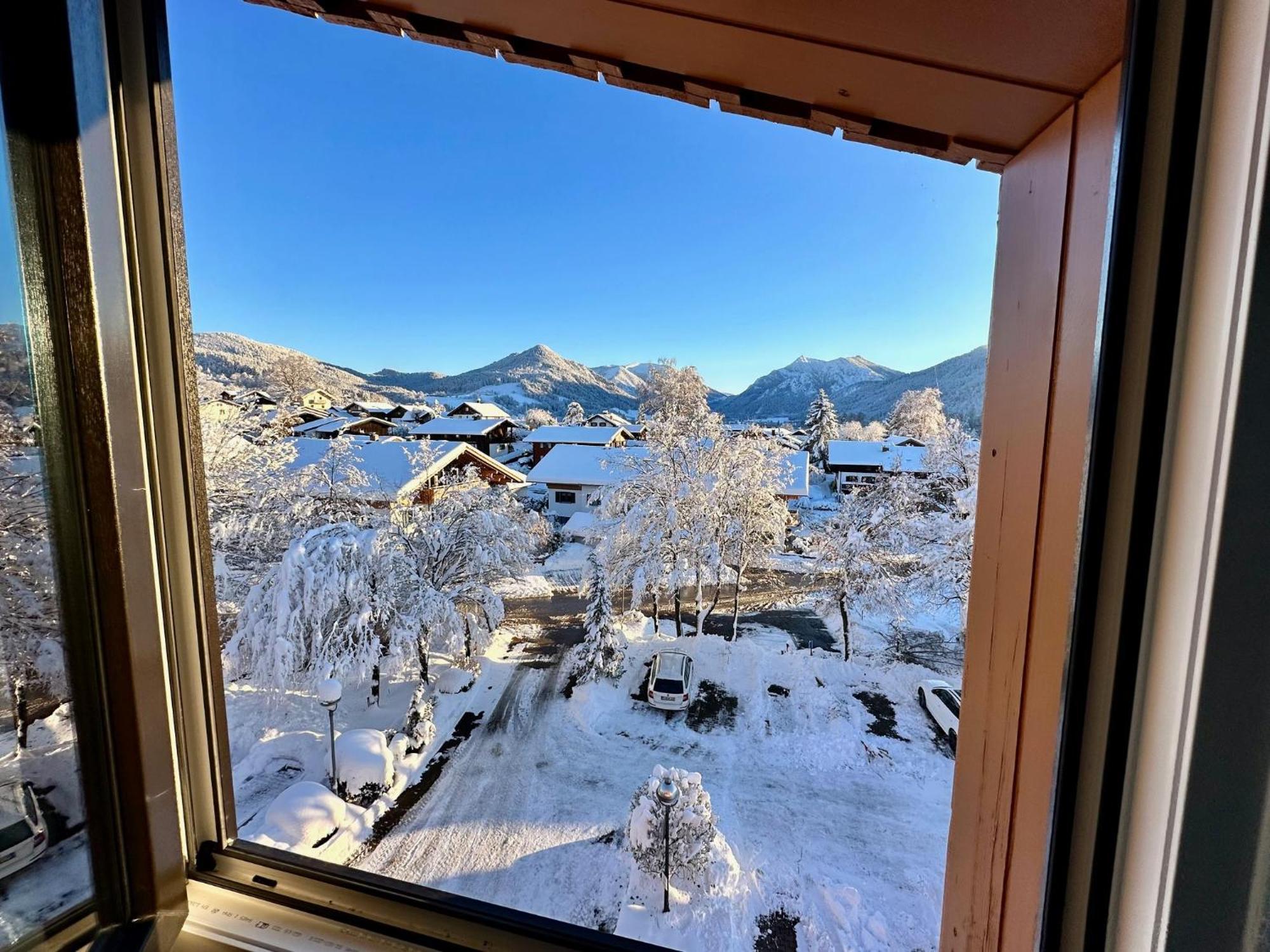 Alpenoase Schliersee - Grosse Suite Mit Sauna Oder Gemuetliche Studio Appartements الغرفة الصورة